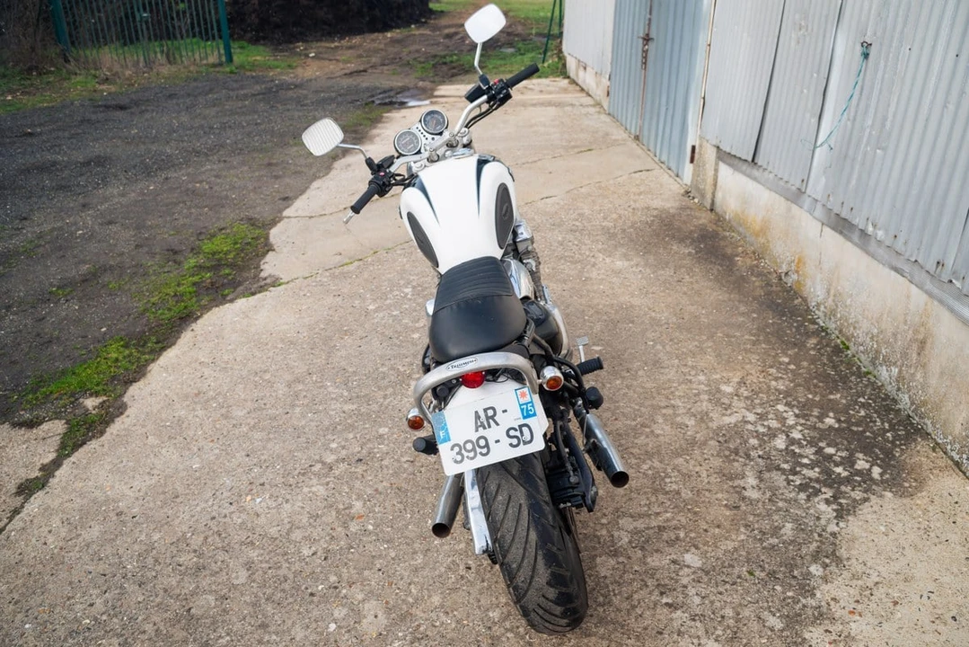 1997 Triumph - Image 12 of 30