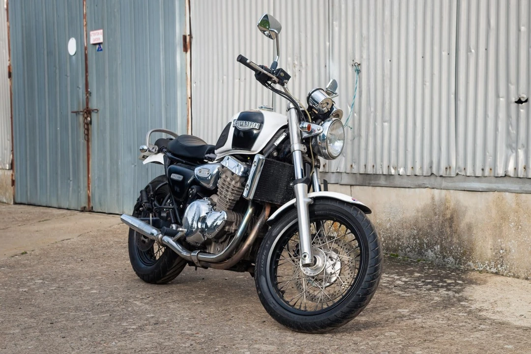 1997 Triumph - Image 2 of 30