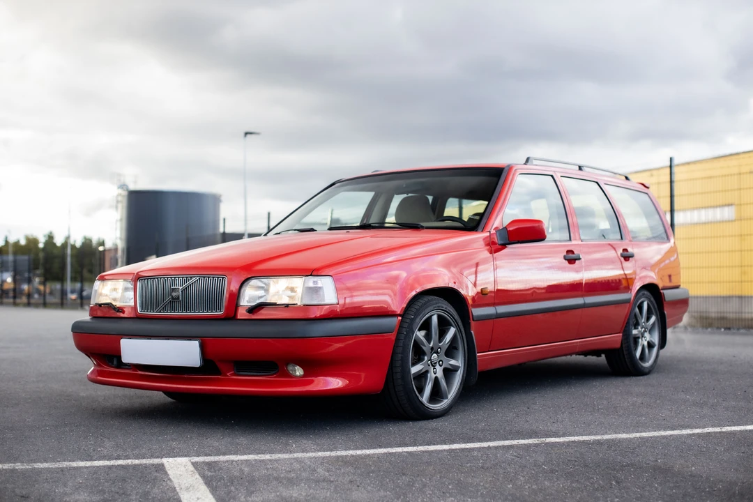 1997 Volvo 850 R - Image 2 of 31