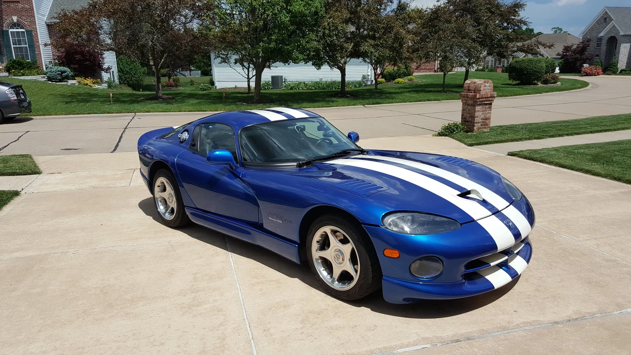 1997 Dodge Viper GTS 2nd Gen - Image 2 of 9