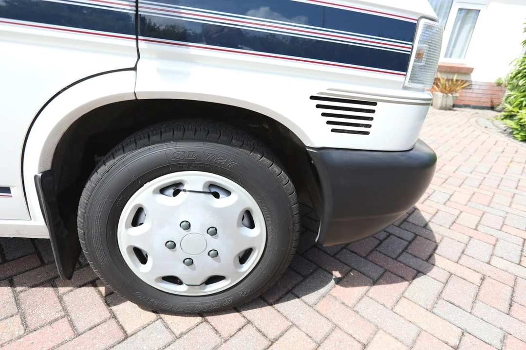 1997 Volkswagen EuroVan - Image 28 of 30