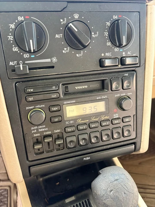 1997 Volvo 850 - Image 9 of 15