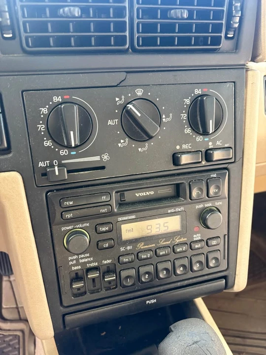 1997 Volvo 850 - Image 11 of 15