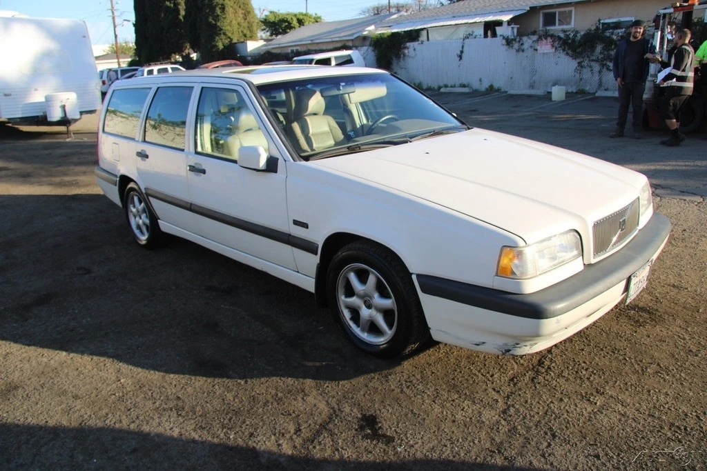 1997 Volvo 850 Turbo - Image 2 of 21