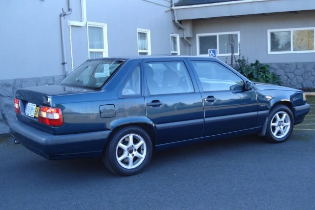 1997 Volvo 850 - Image 2 of 8