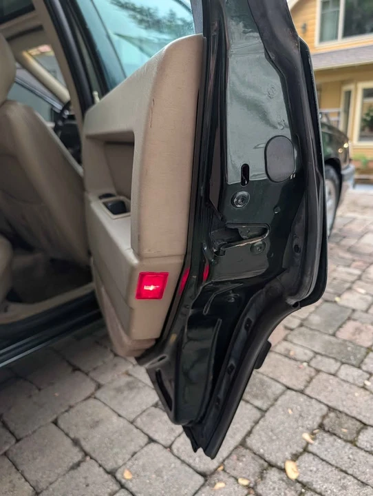 1997 Volvo 850 - Image 3 of 17
