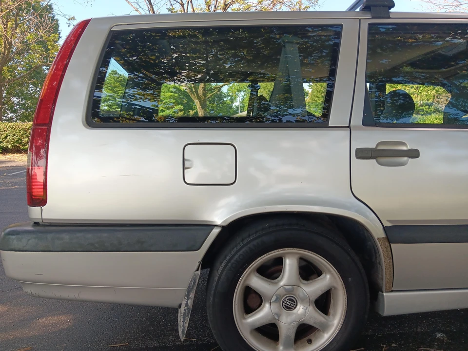 1997 Volvo 850 - Image 29 of 31