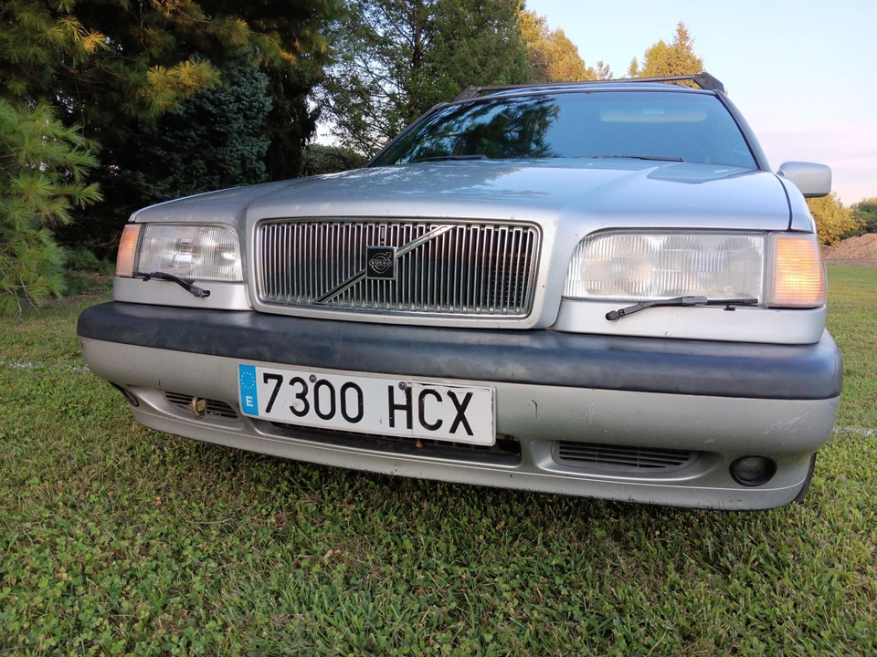 1997 Volvo 850 - Image 6 of 31
