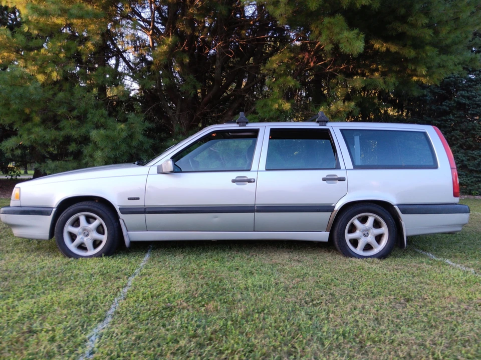 1997 Volvo 850 - Image 8 of 31