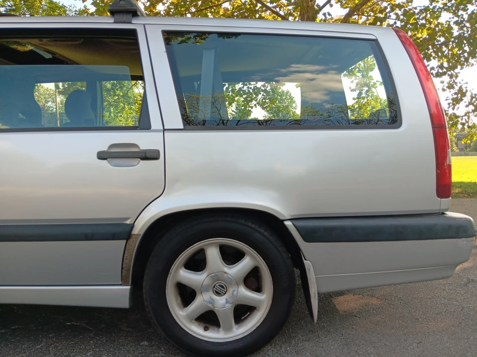 1997 Volvo 850 - Image 28 of 31