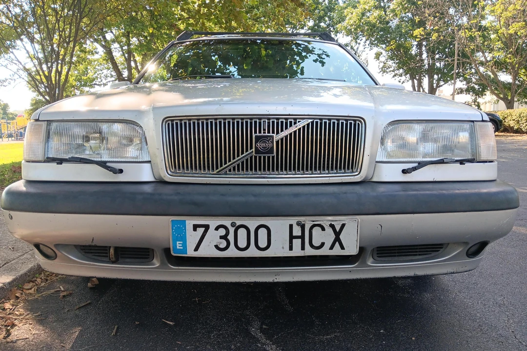 1997 Volvo 850 - Image 2 of 31