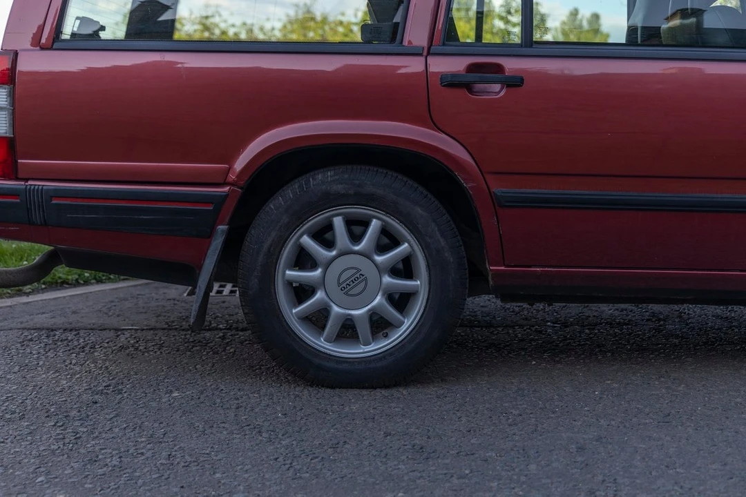 1997 Volvo 940 - Image 14 of 30