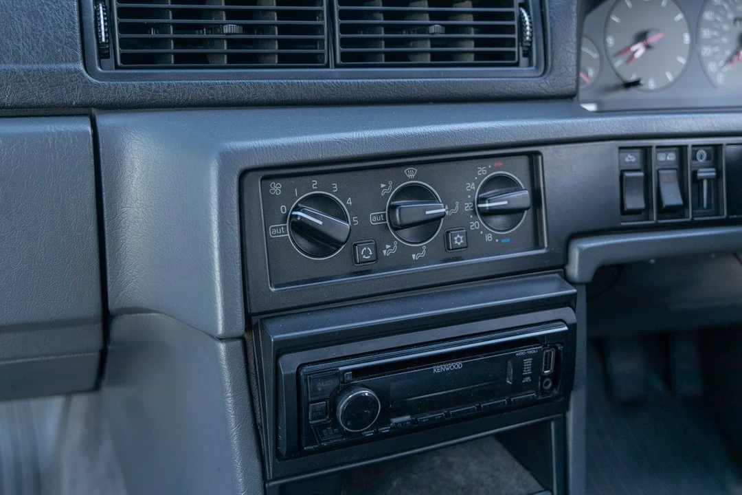 1997 Volvo 940 - Image 29 of 30