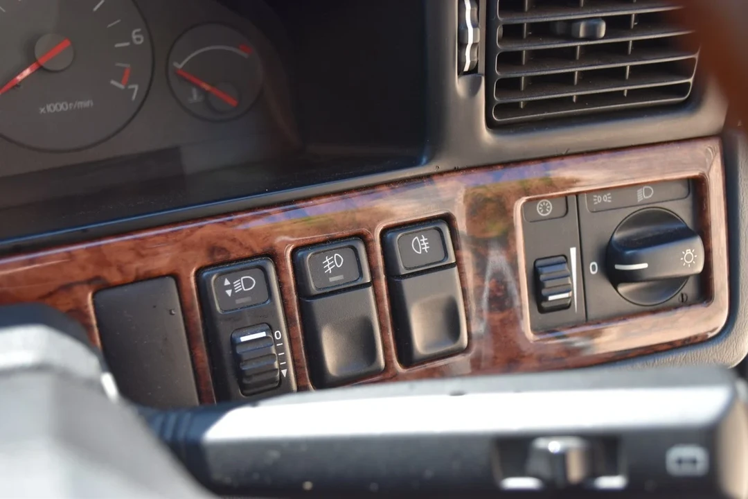 1997 Volvo 960 - Image 29 of 30