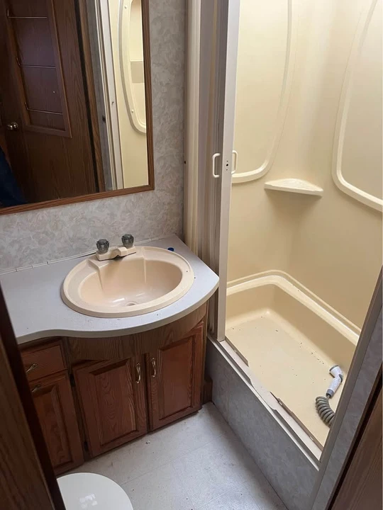 1997 Winnebago - Image 10 of 10
