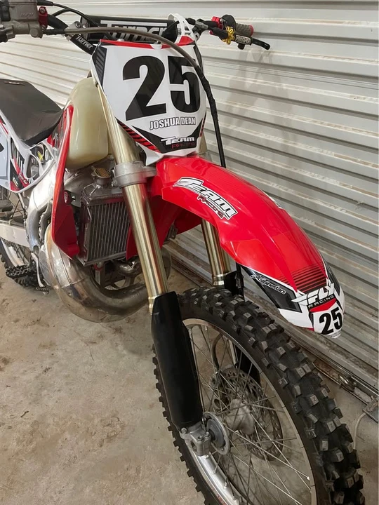 1997 Honda CR - Image 6 of 10