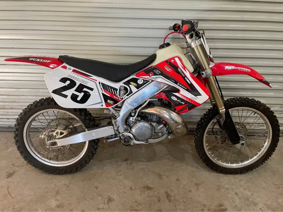 1997 Honda CR - Image 3 of 10