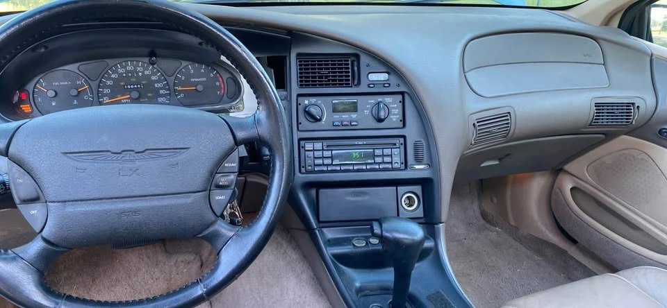 1997 Ford Thunderbird 10th Gen - Image 5 of 10