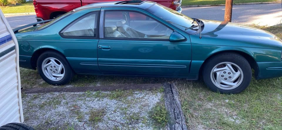 1997 Ford Thunderbird 10th Gen - Image 3 of 10