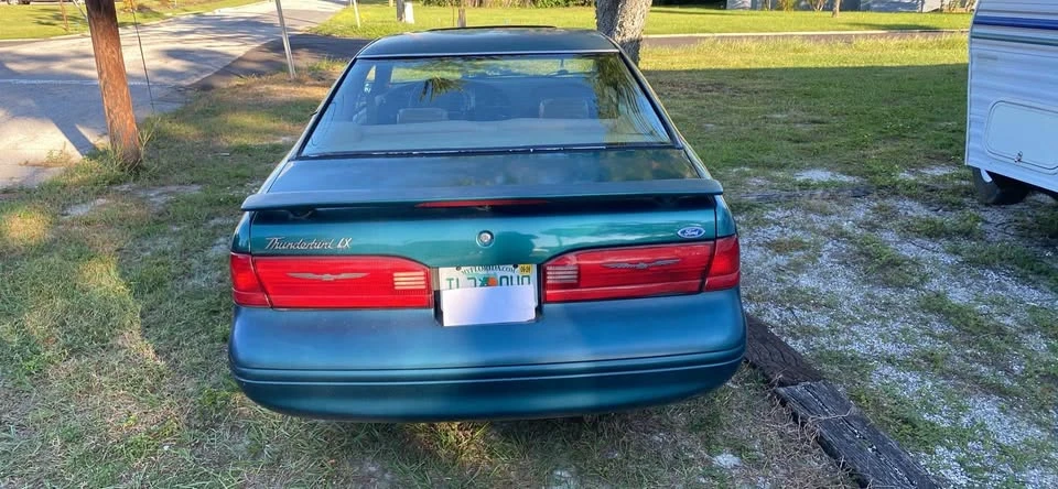 1997 Ford Thunderbird 10th Gen - Image 2 of 10