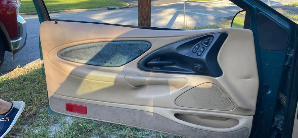 1997 Ford Thunderbird 10th Gen - Image 7 of 10