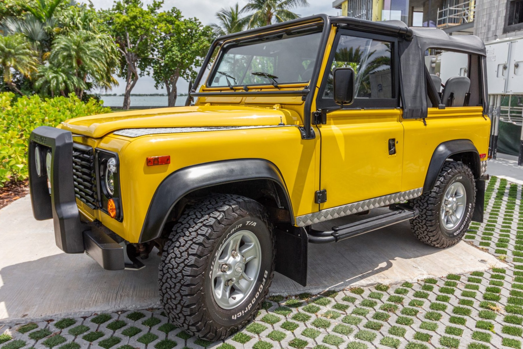 1997 Land Rover Defender 90 NAS
