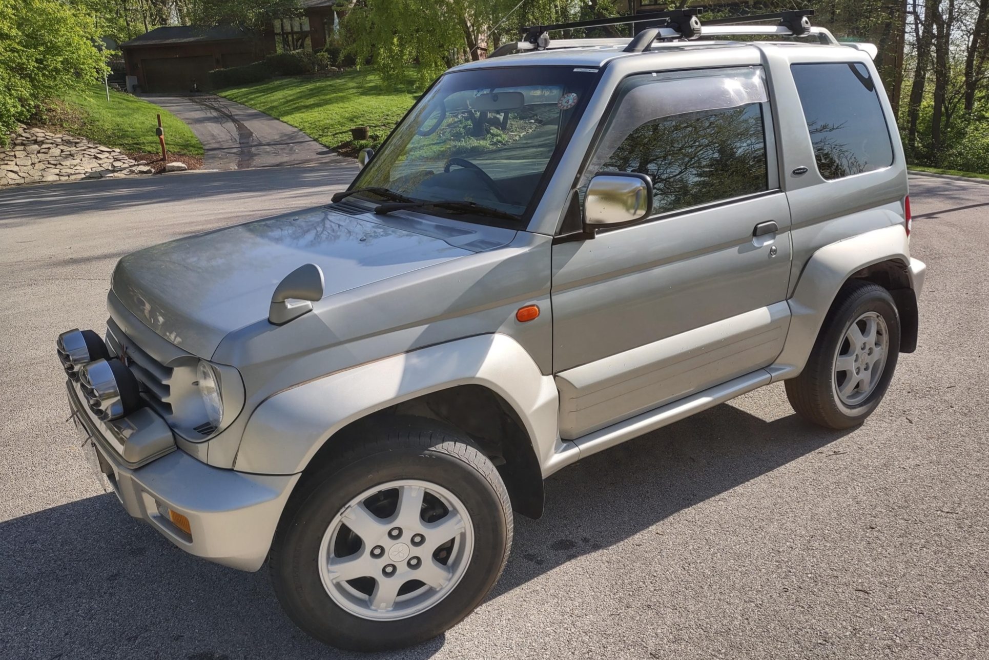 1997 Mitsubishi Pajero Junior 4×4 5-Speed