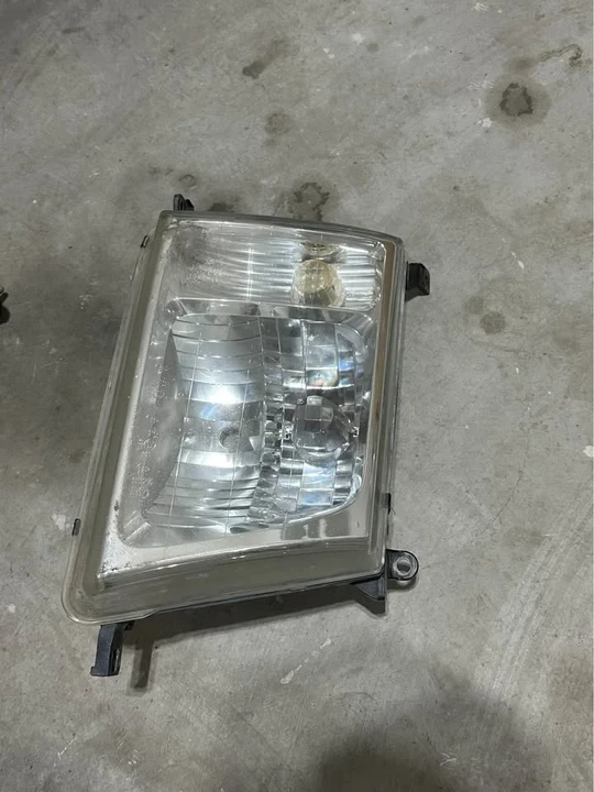 1998 Parts & Memorabilia Bodywork - Image 2 of 2