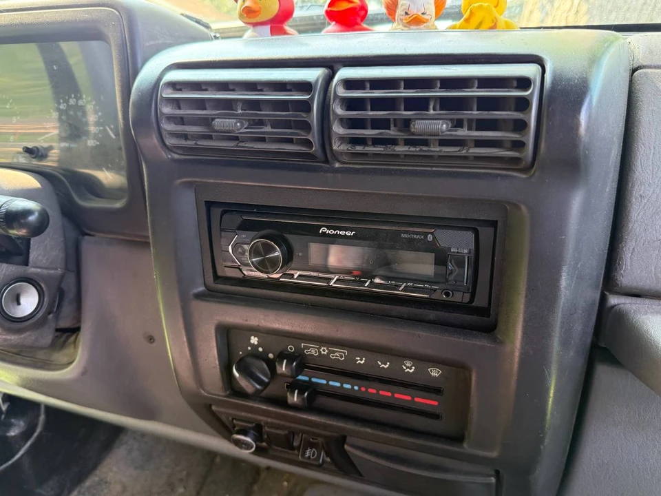 1998 Jeep TJ Wrangler - Image 21 of 22