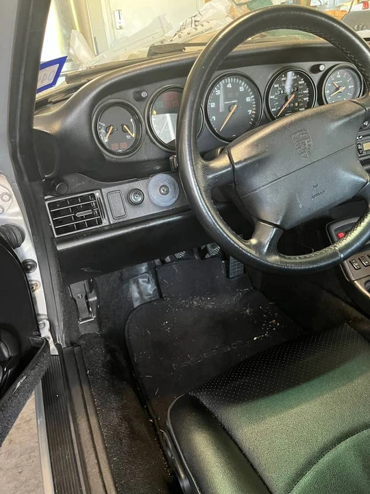 1998 Porsche 993 Carrera - Image 8 of 22