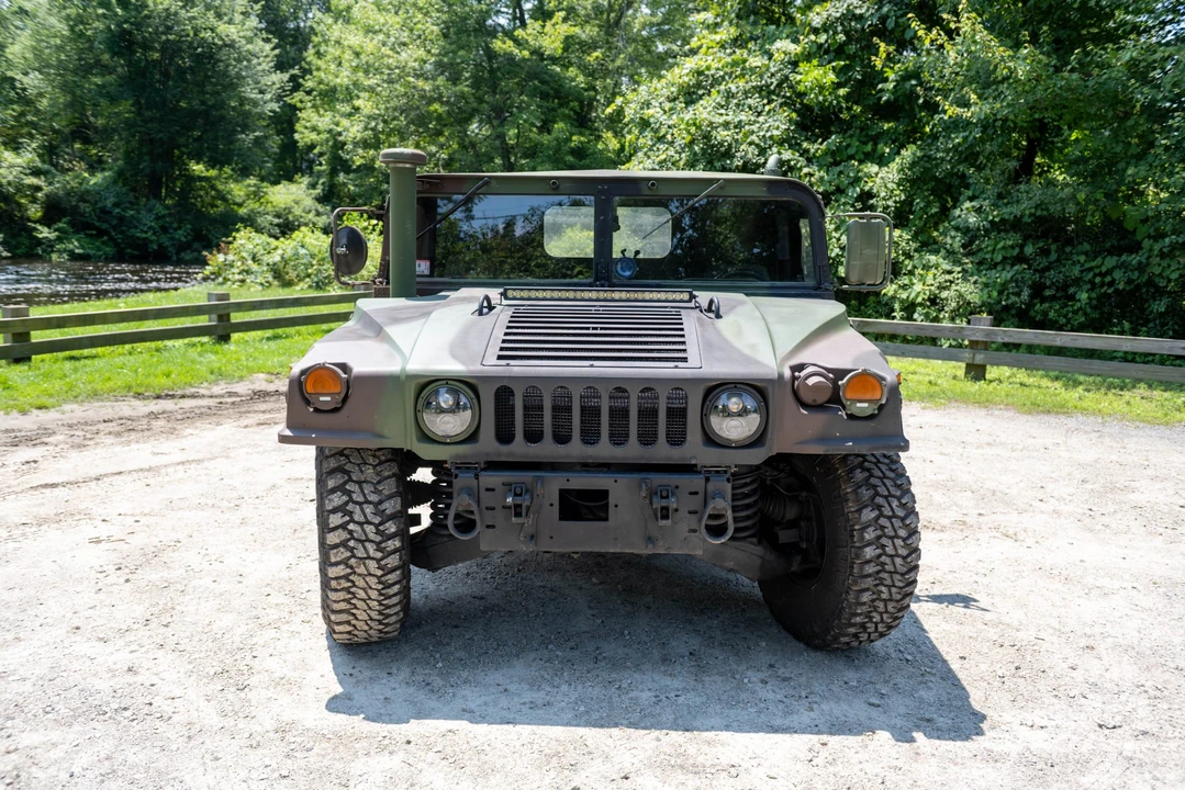 1998 Hummer HMMWV - Image 2 of 31