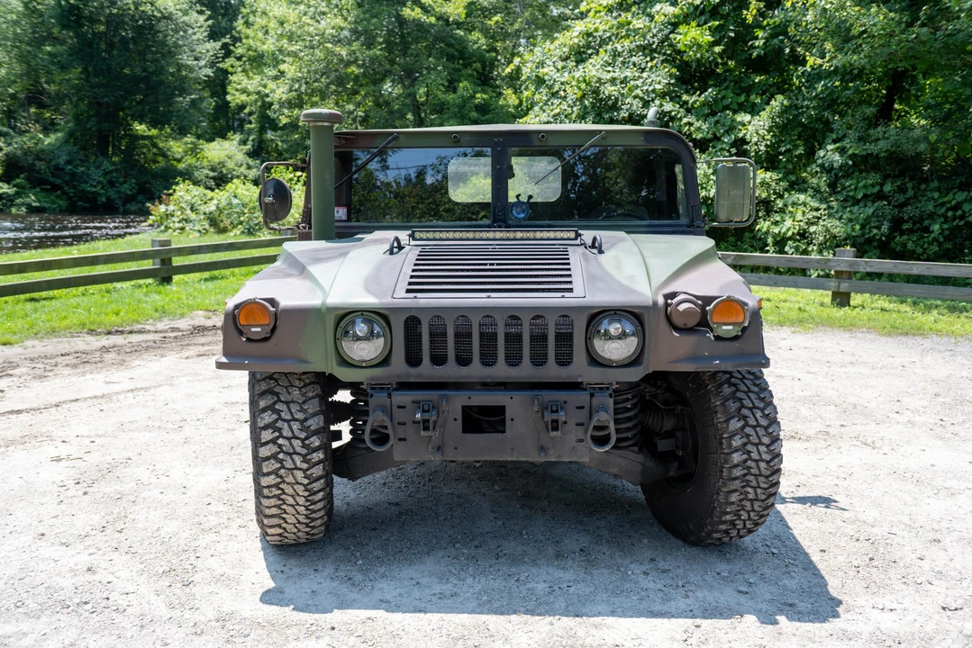 1998 Hummer HMMWV - Image 3 of 31