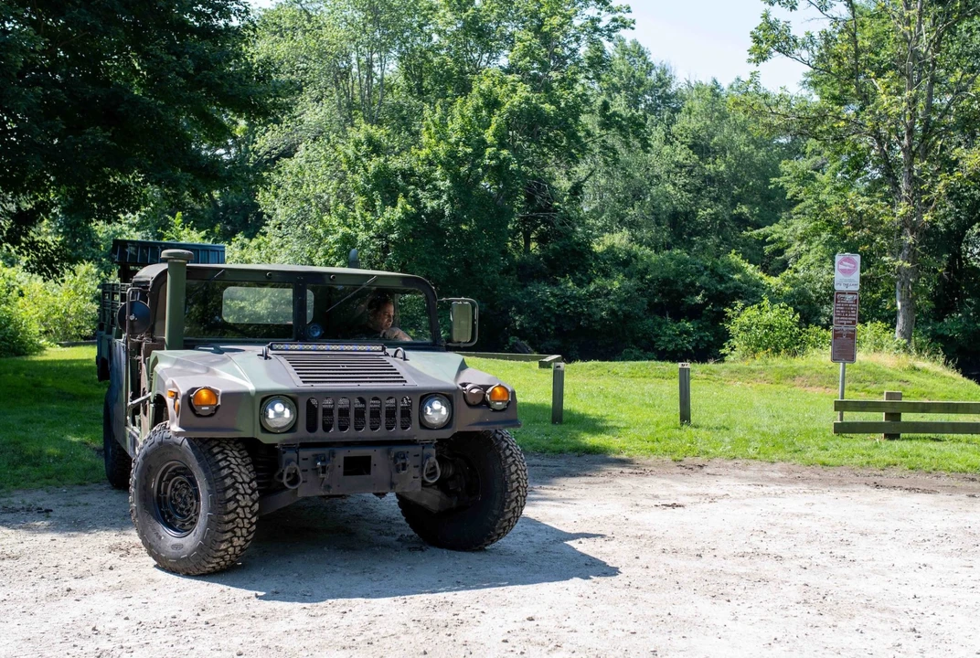 1998 Hummer HMMWV - Image 25 of 31