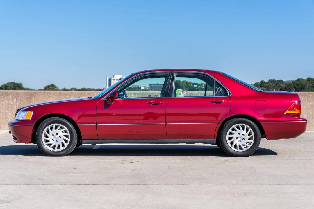 1998 Acura RL 1st Gen - Image 9 of 31