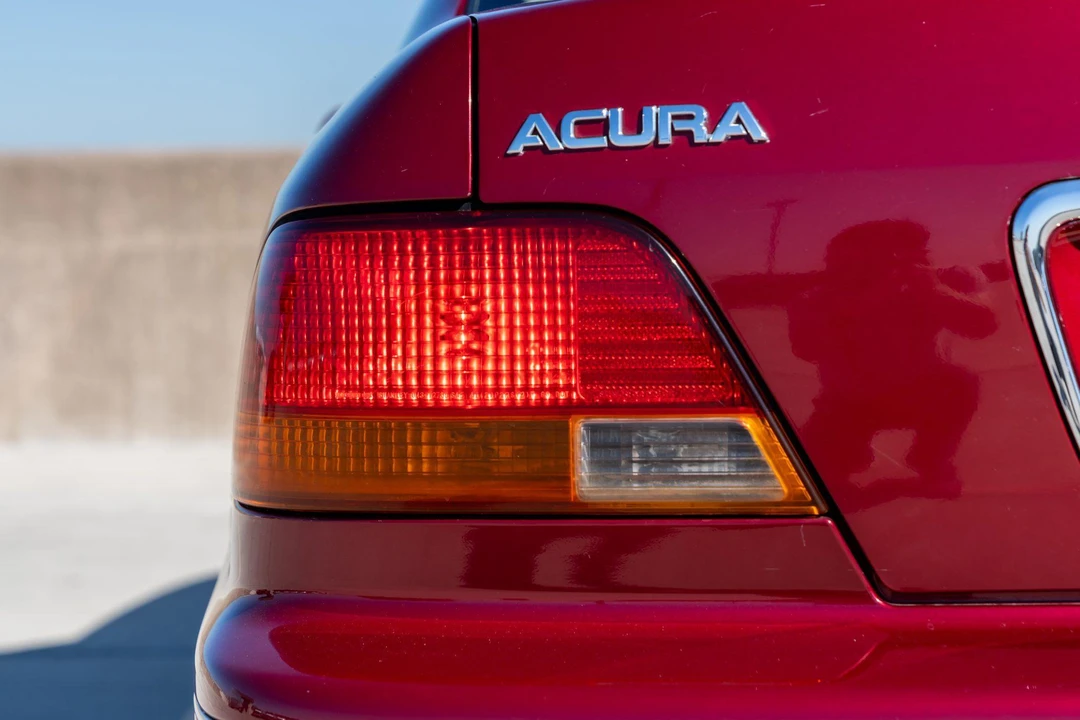 1998 Acura RL 1st Gen - Image 27 of 31