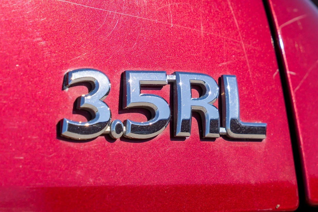 1998 Acura RL 1st Gen - Image 30 of 31