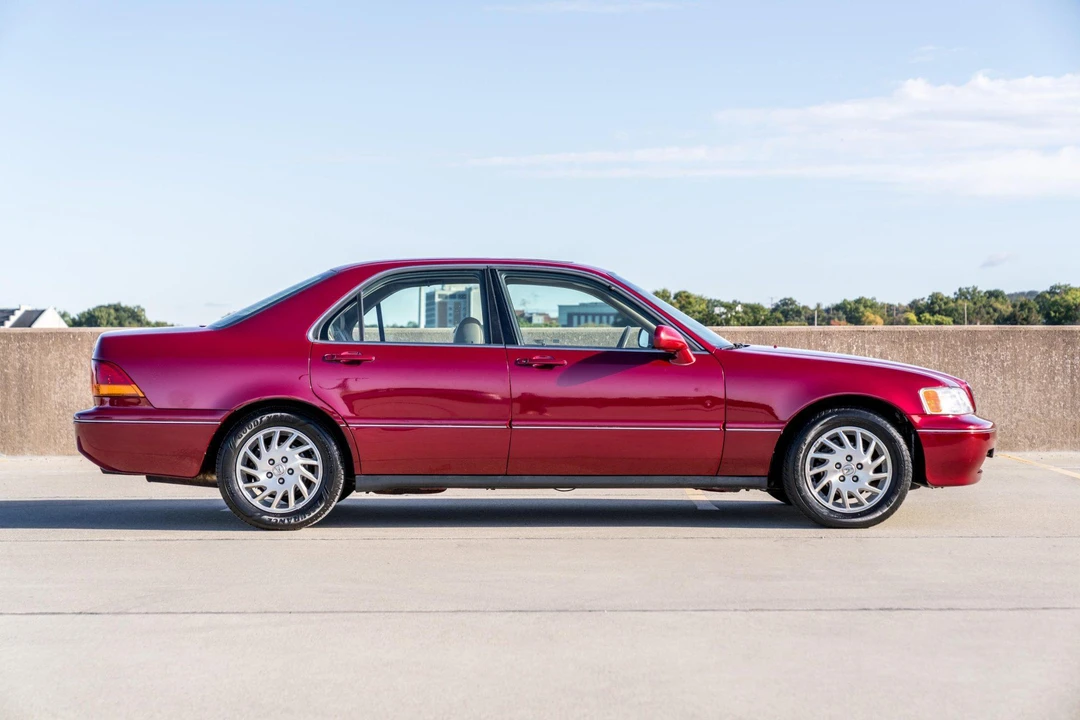 1998 Acura RL 1st Gen - Image 12 of 31