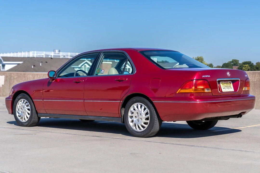 1998 Acura RL 1st Gen - Image 4 of 31