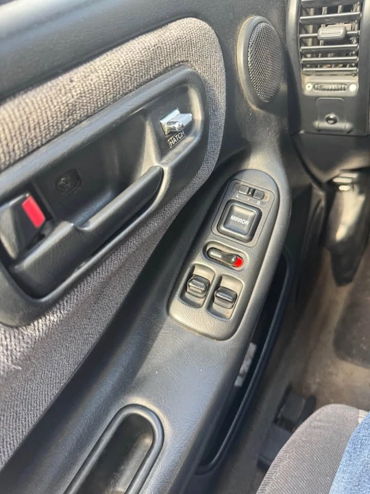 1998 Acura Integra 3rd Gen - Image 4 of 17