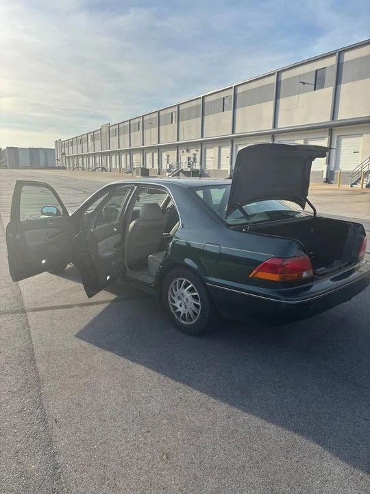 1998 Acura RL 1st Gen - Image 3 of 9