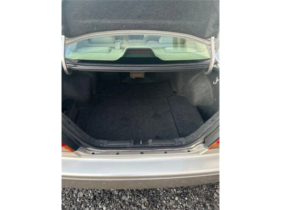 1998 Acura RL 1st Gen - Image 14 of 18