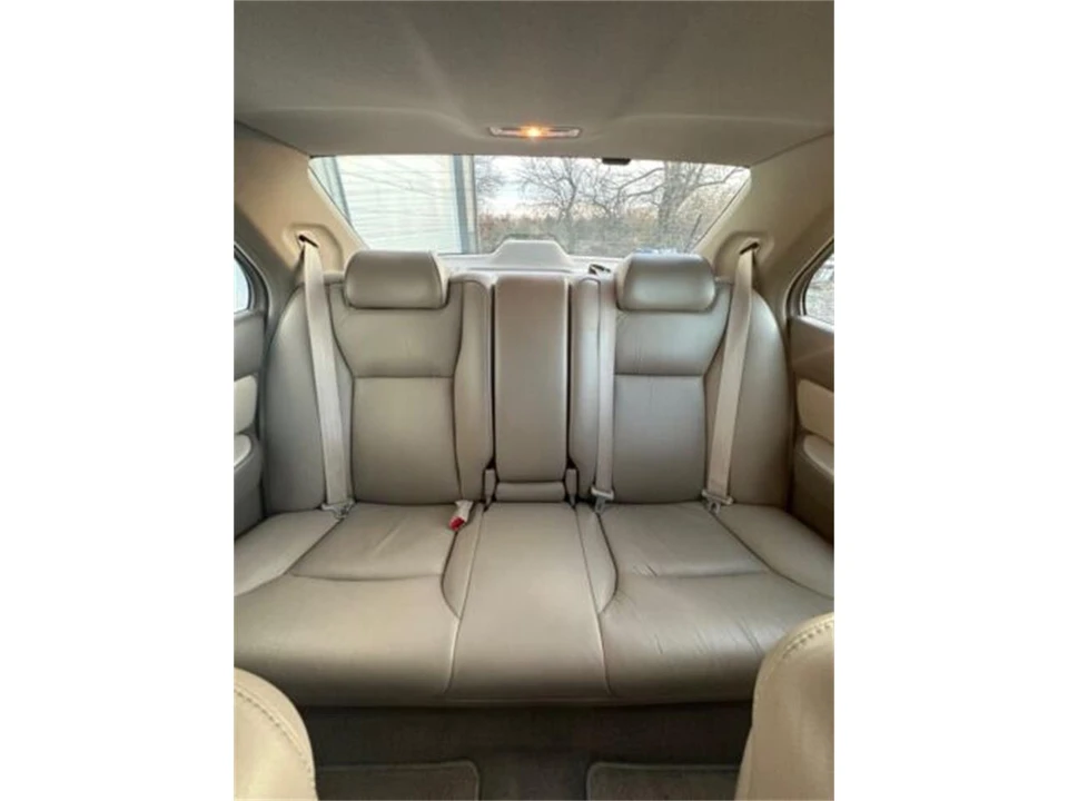 1998 Acura RL 1st Gen - Image 17 of 18