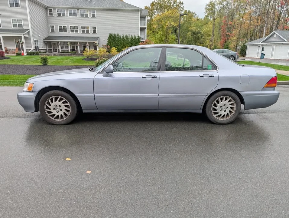 1998 Acura RL 1st Gen - Image 2 of 11