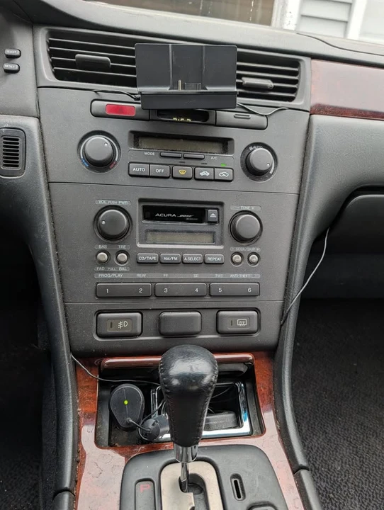 1998 Acura RL 1st Gen - Image 3 of 11