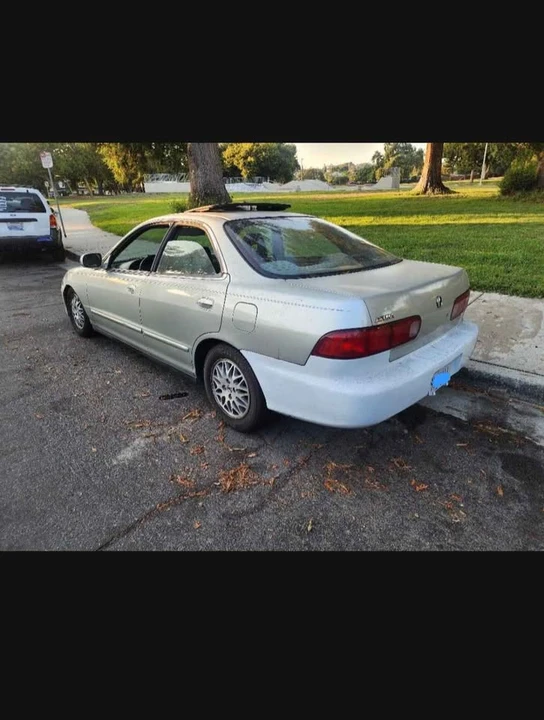 1998 Acura Integra 3rd Gen - Image 2 of 5