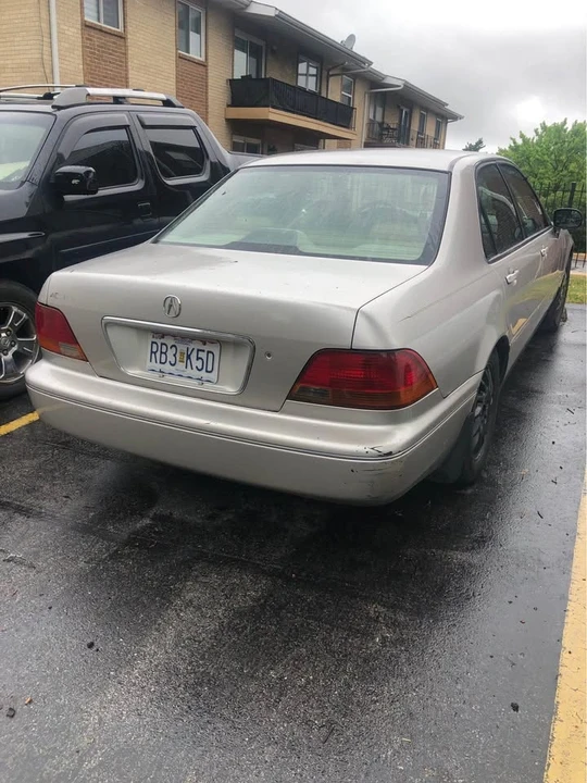 1998 Acura RLX - Image 10 of 11