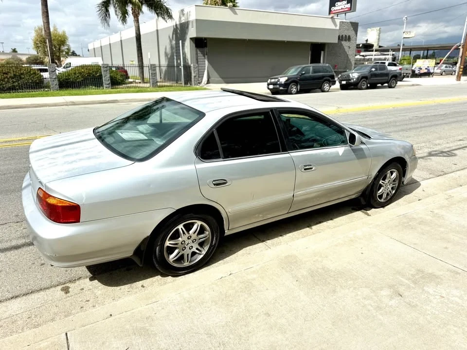 1998 Acura TL 2nd Gen - Image 5 of 10