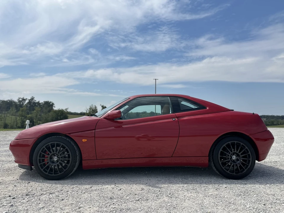 1998 Alfa Romeo 916 GTV & Spider - Image 28 of 31