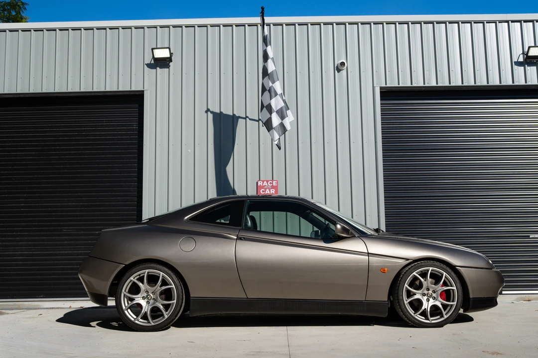 1998 Alfa Romeo 916 GTV & Spider - Image 9 of 31