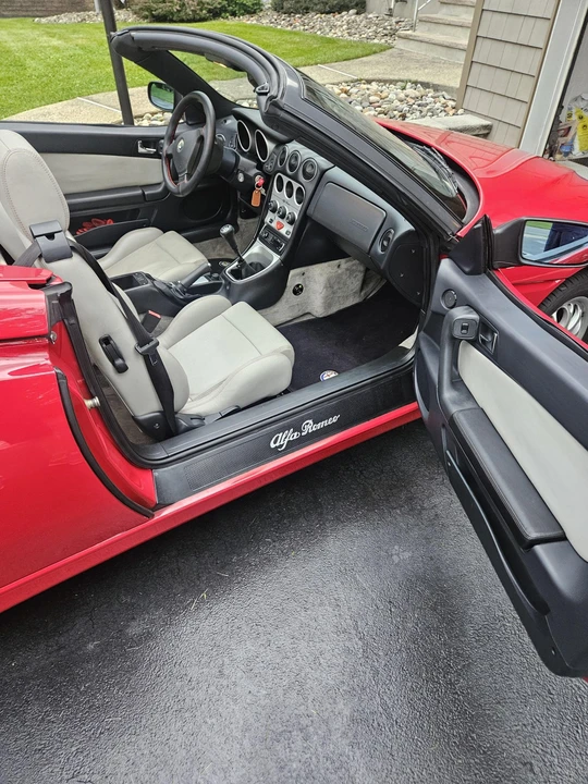 1998 Alfa Romeo 916 GTV & Spider - Image 24 of 31
